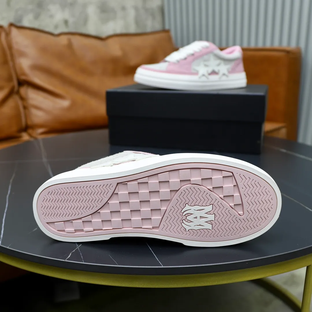 Men's men's shoes 💰540💰🔥🔥🔥 Couple style Amiri2024 new sports and casual shoes, casual, fashionable and versatile flat-soled moral training shoes. Classic color combination + perfect shoe shape, Amiri’s classic Logo star makes you and I fall in love. Imported cow suede leather makes the shoes more high-end. Recommended by major celebrities, bloggers and internet celebrities.   Color: black, off-white, blue, pink, red. Size: Women’s 35-40 (41 is custom-made and non-returnable) Men’s 38-44 (45 and 46 are custom-made and non-refundable)
